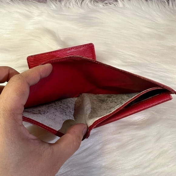 LOUIS VUITTON epi compact wallet and key holder in red bundle - Picture 7 of 17